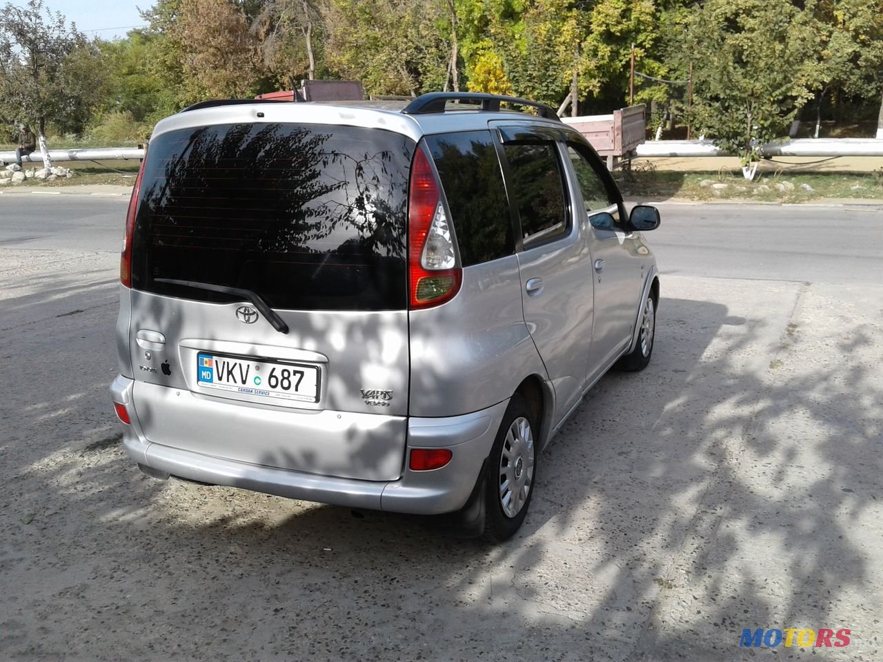 2004' Toyota Yaris Verso photo #4