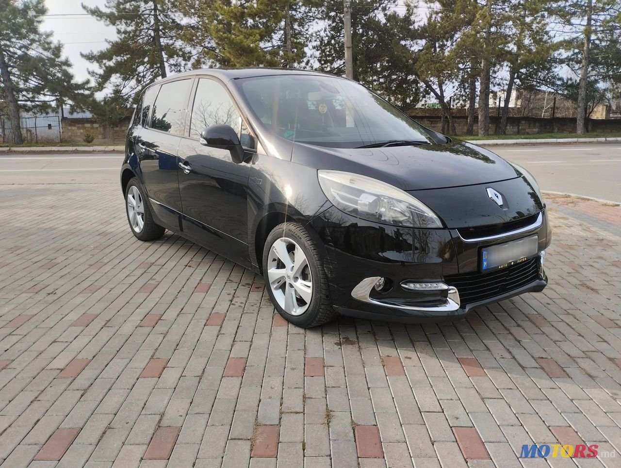 2013' Renault Scenic photo #4