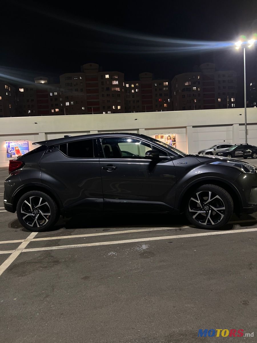 2018' Toyota C-HR photo #4