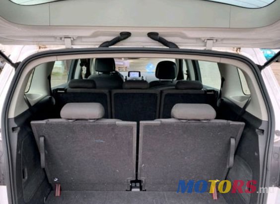 2012' Opel Zafira photo #5