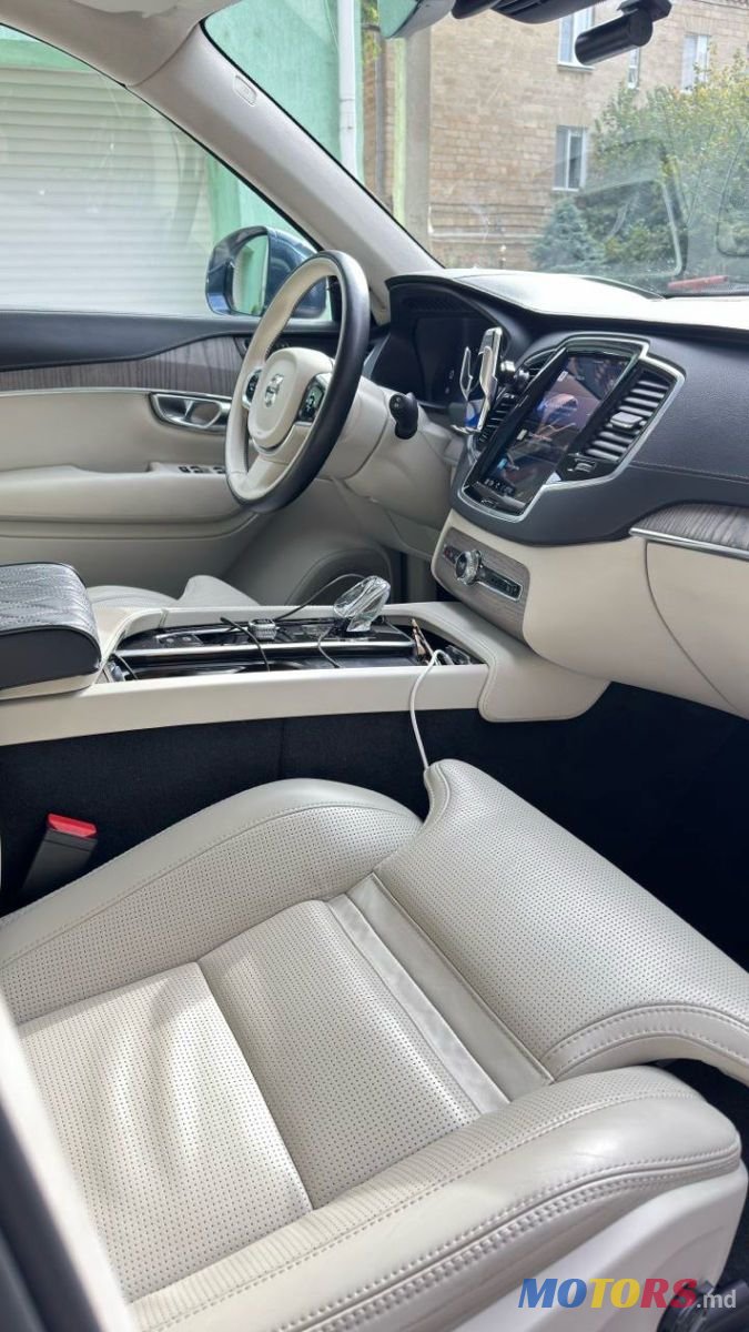 2023' Volvo XC90 photo #6