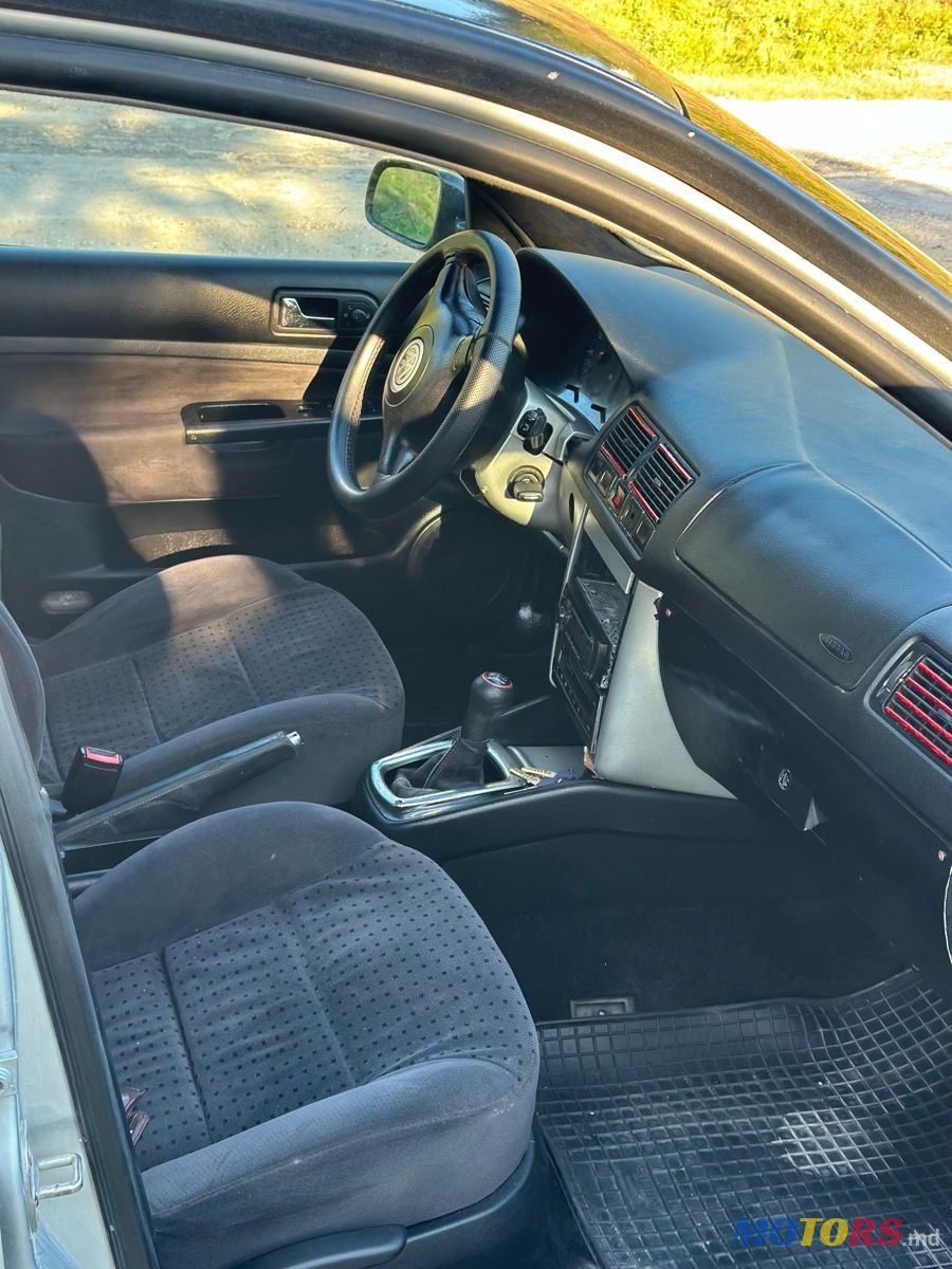 2000' Volkswagen Golf photo #6