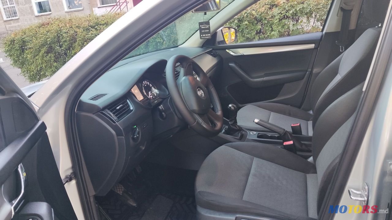 2013' Skoda Octavia photo #6