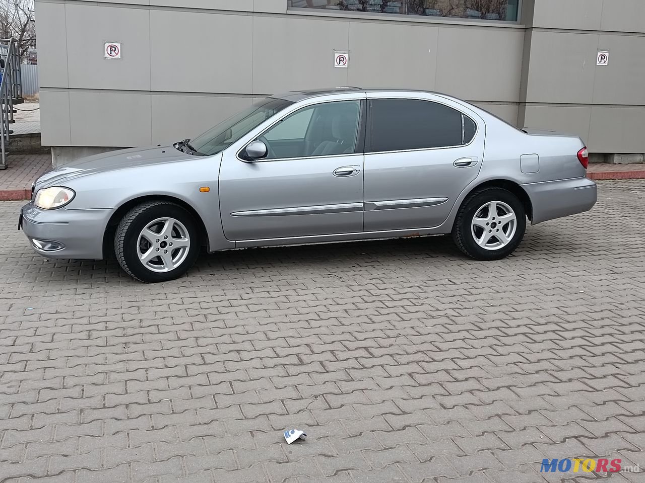 2001' Nissan Maxima photo #2