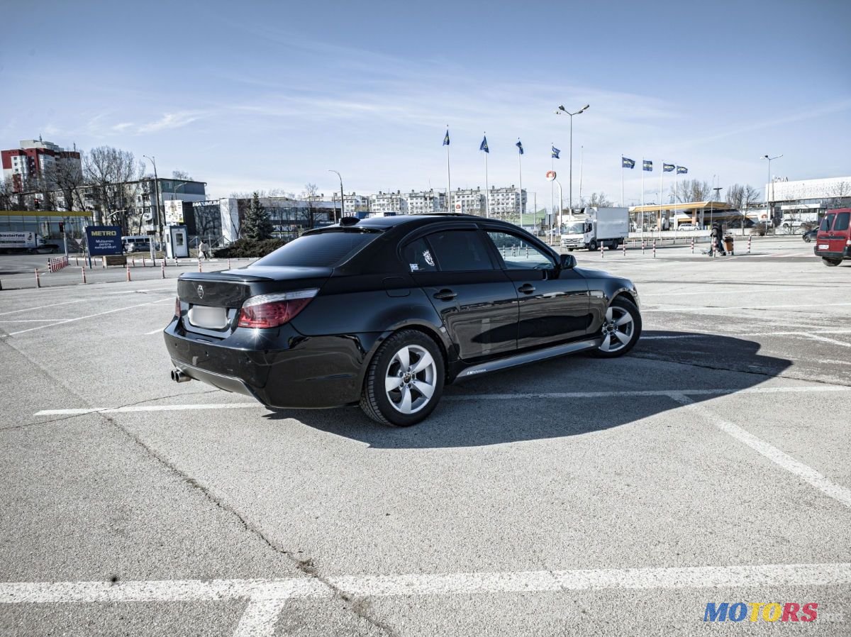 2005' BMW 5 Series photo #2