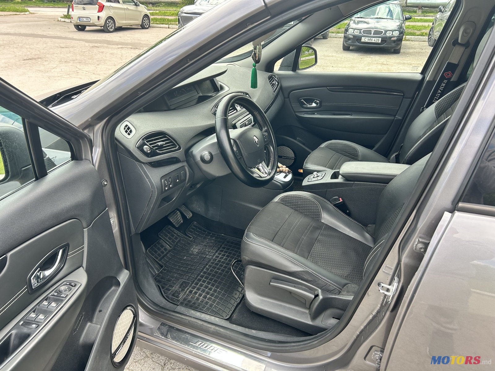 2014' Renault Grand Scenic photo #4