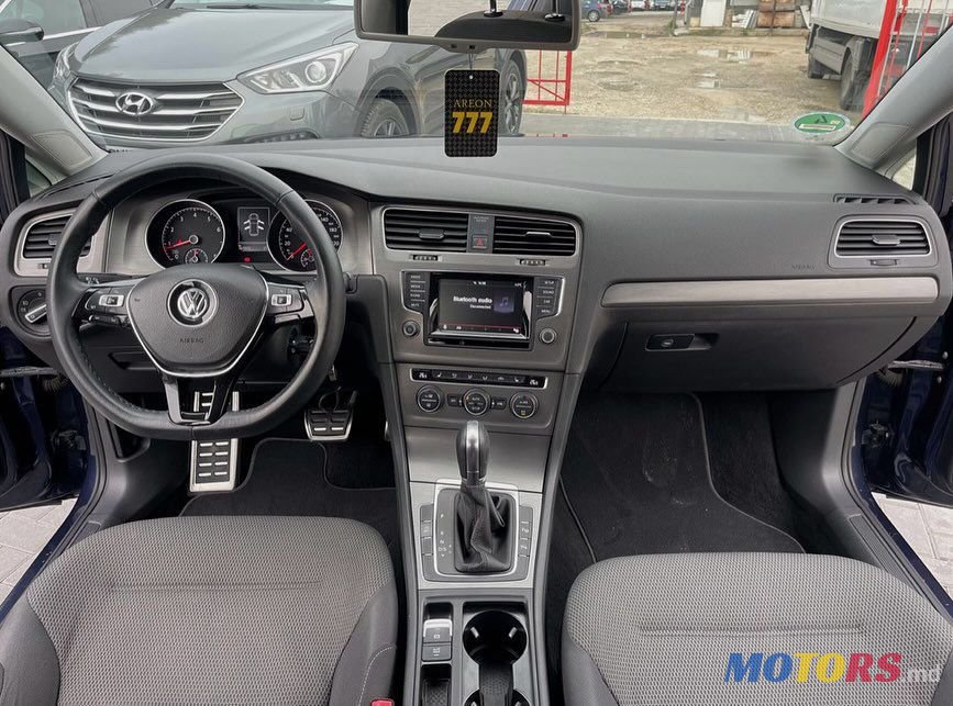 2013' Volkswagen Golf photo #6