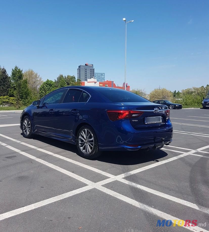 2015' Toyota Avensis photo #2