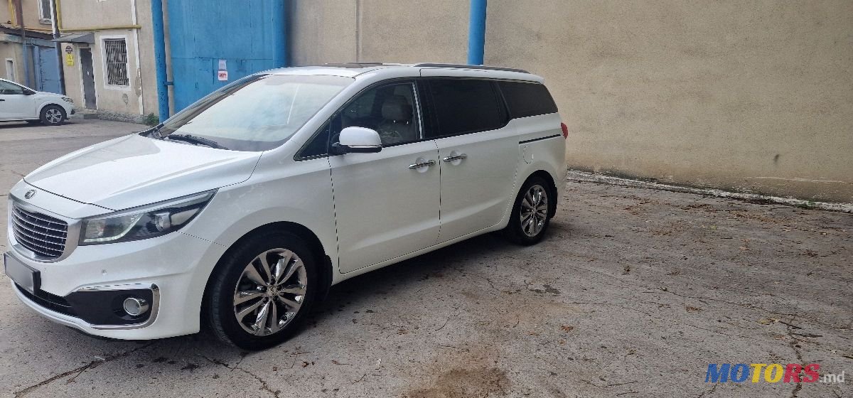 2017' Kia Carnival photo #2