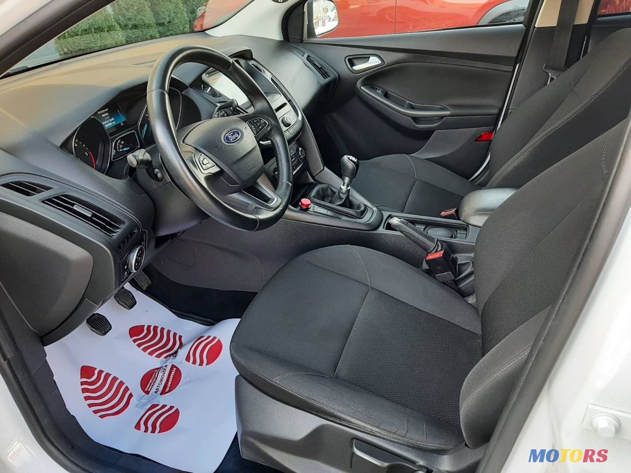 2017' Ford Focus photo #6