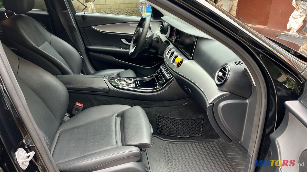 2017' Mercedes-Benz E-Class photo #6