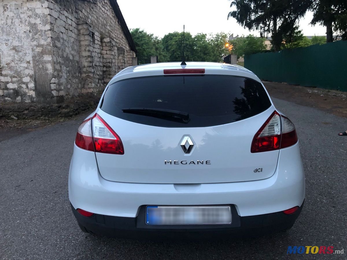 2012' Renault Megane photo #6