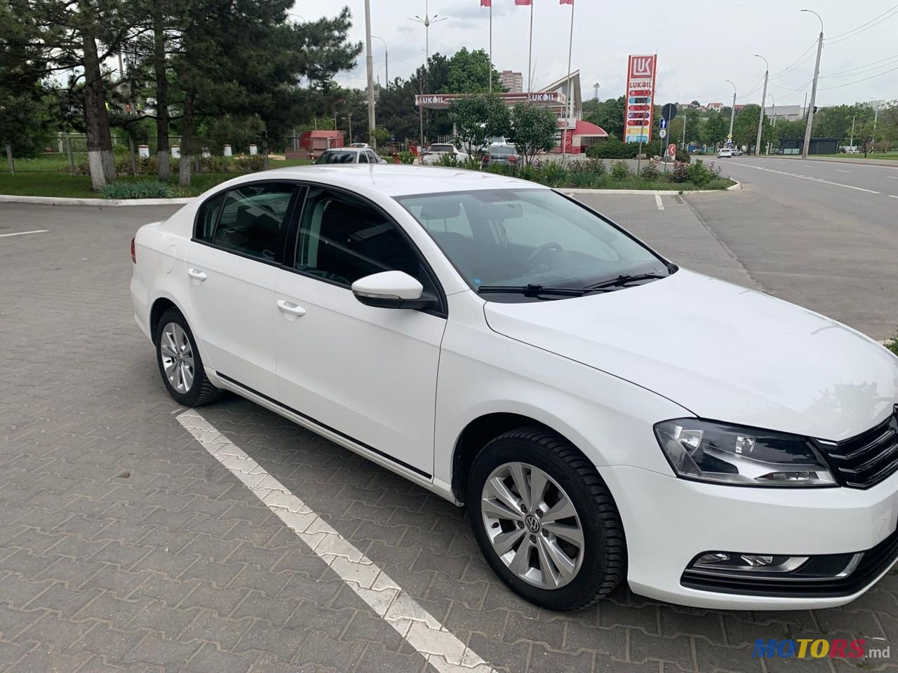 2013' Volkswagen Passat photo #3