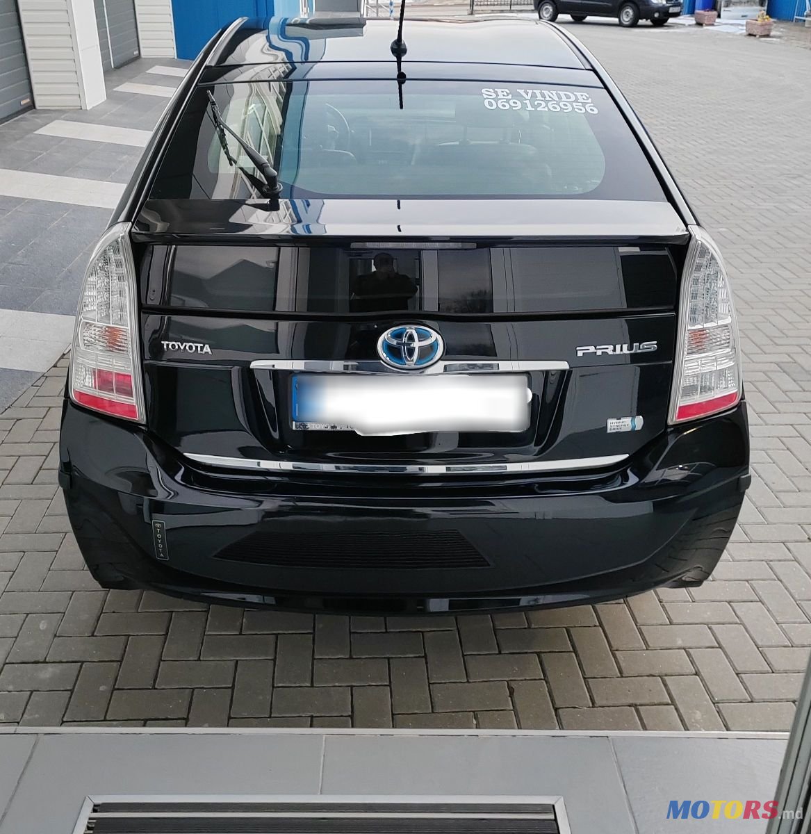 2010' Toyota Prius photo #2