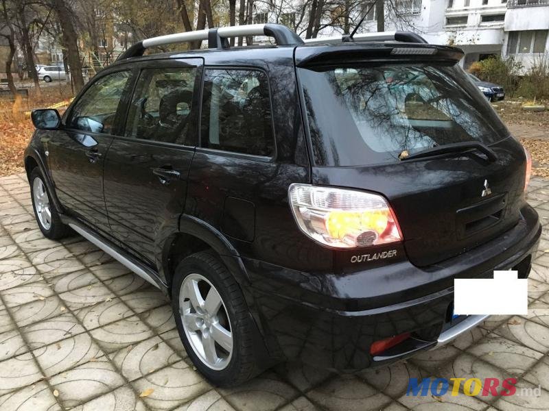 2007' Mitsubishi Outlander photo #1