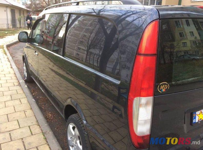 2004' Mercedes-Benz Vito photo #2