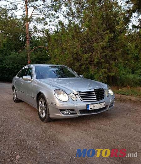 2009' Mercedes-Benz E photo #1