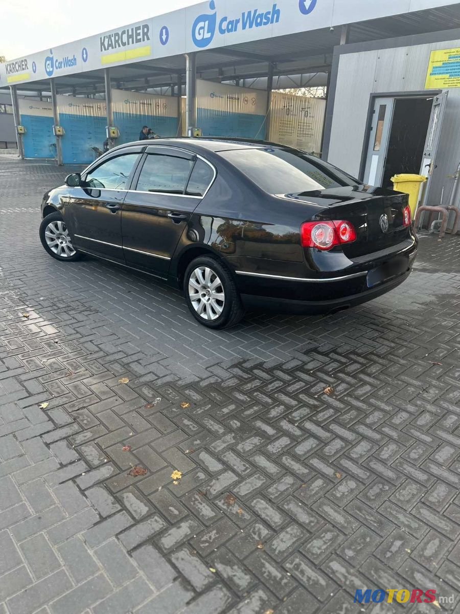 2006' Volkswagen Passat photo #2