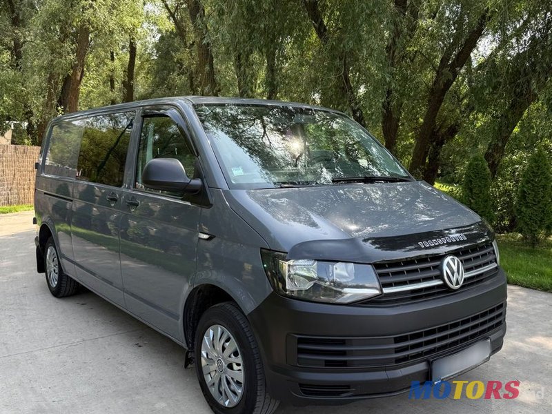 2017' Volkswagen Transporter photo #1