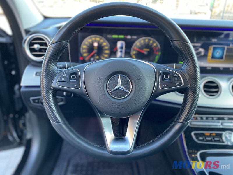 2016' Mercedes-Benz E Класс photo #5