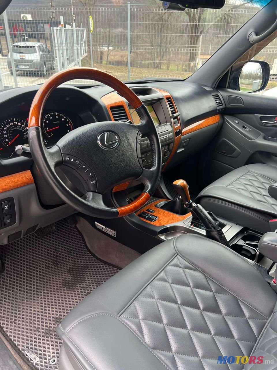 2007' Lexus Gx Series photo #1