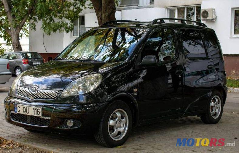 2003' Toyota Yaris photo #1