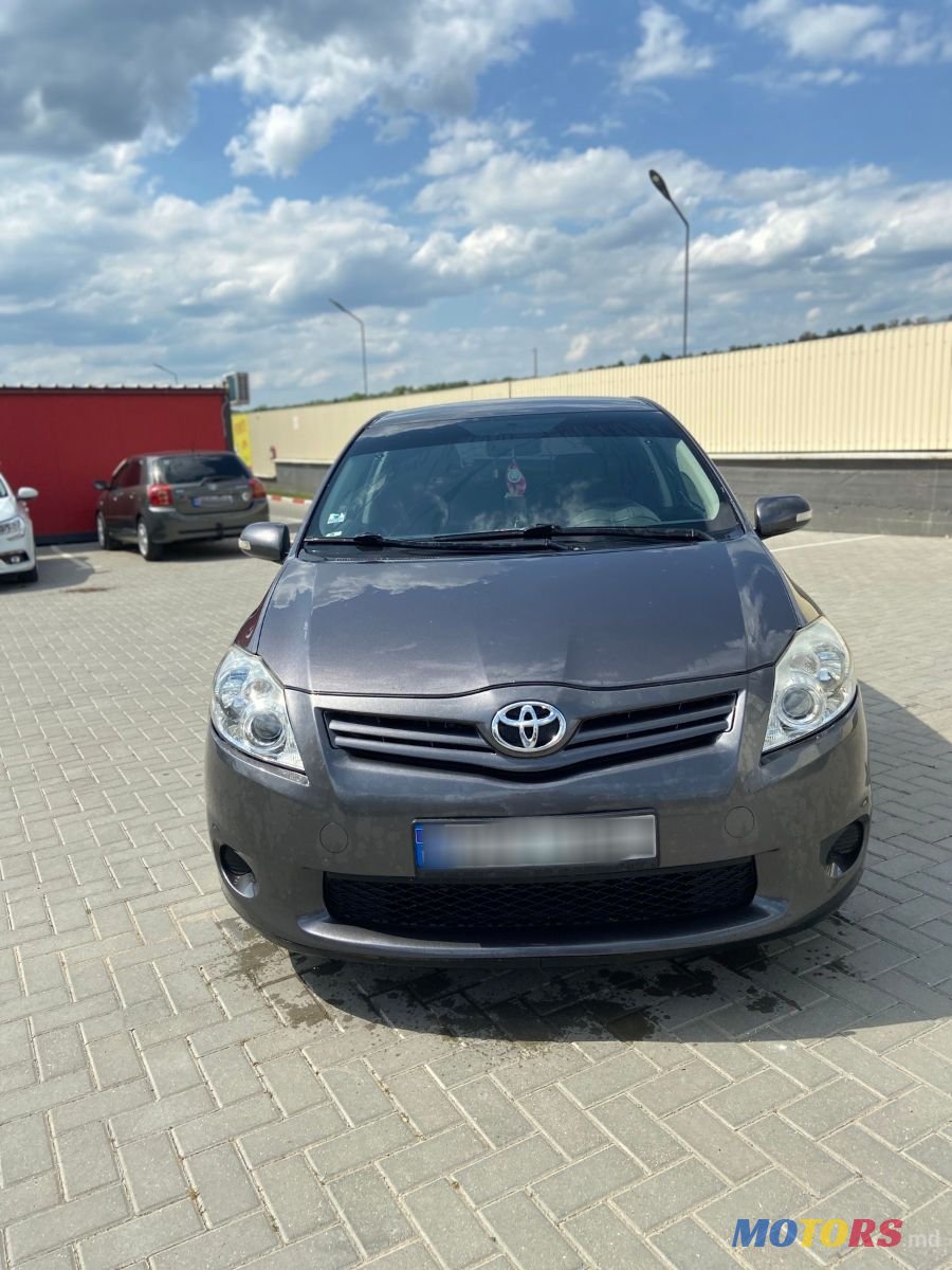 2010' Toyota Auris photo #1