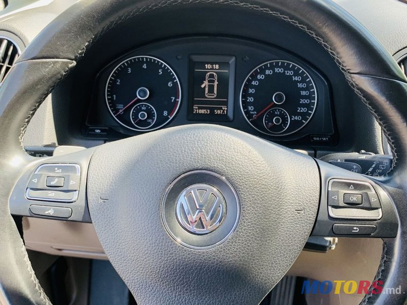 2010' Volkswagen Golf Plus photo #4
