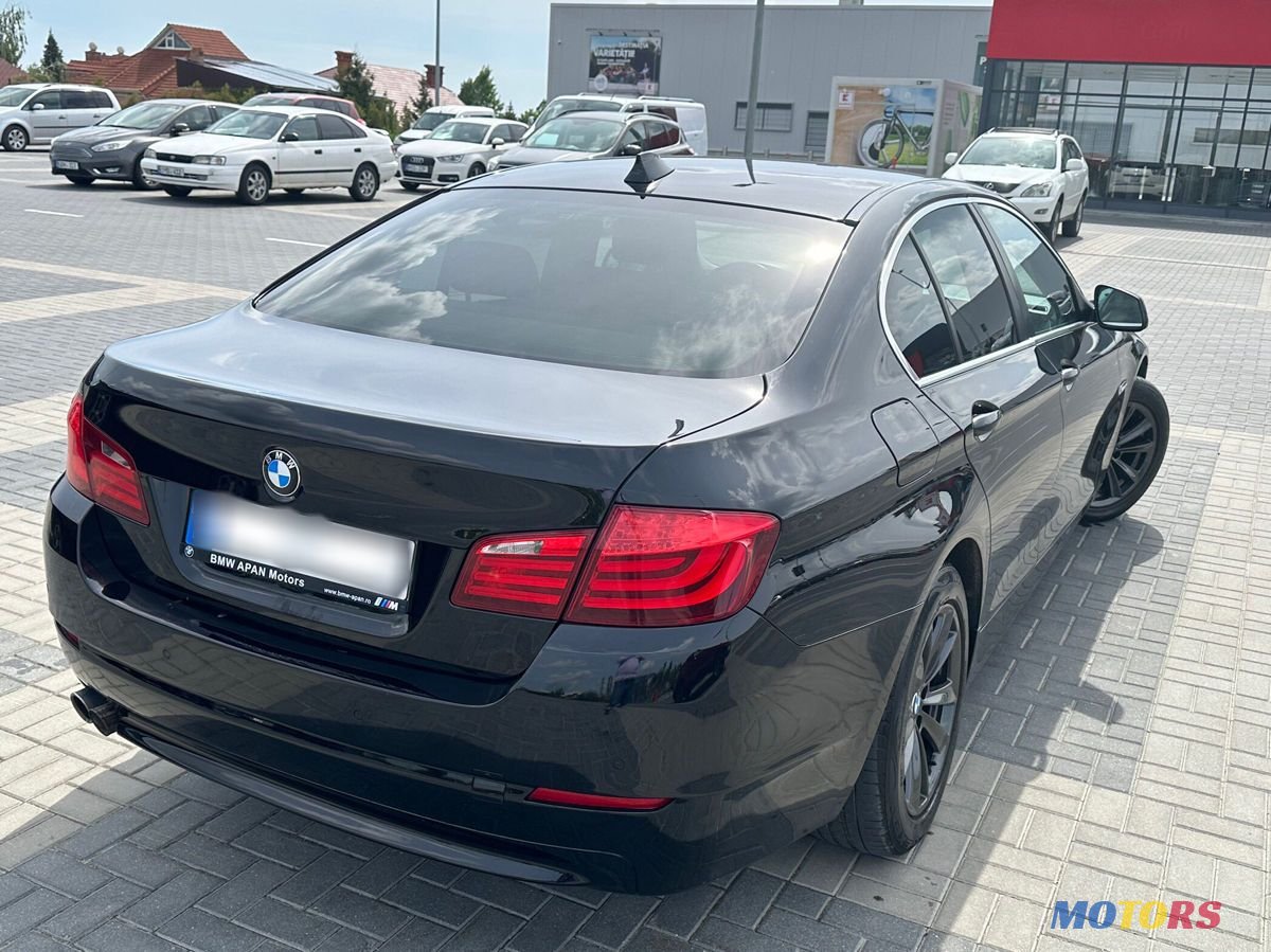 2012' BMW 5 Series photo #1