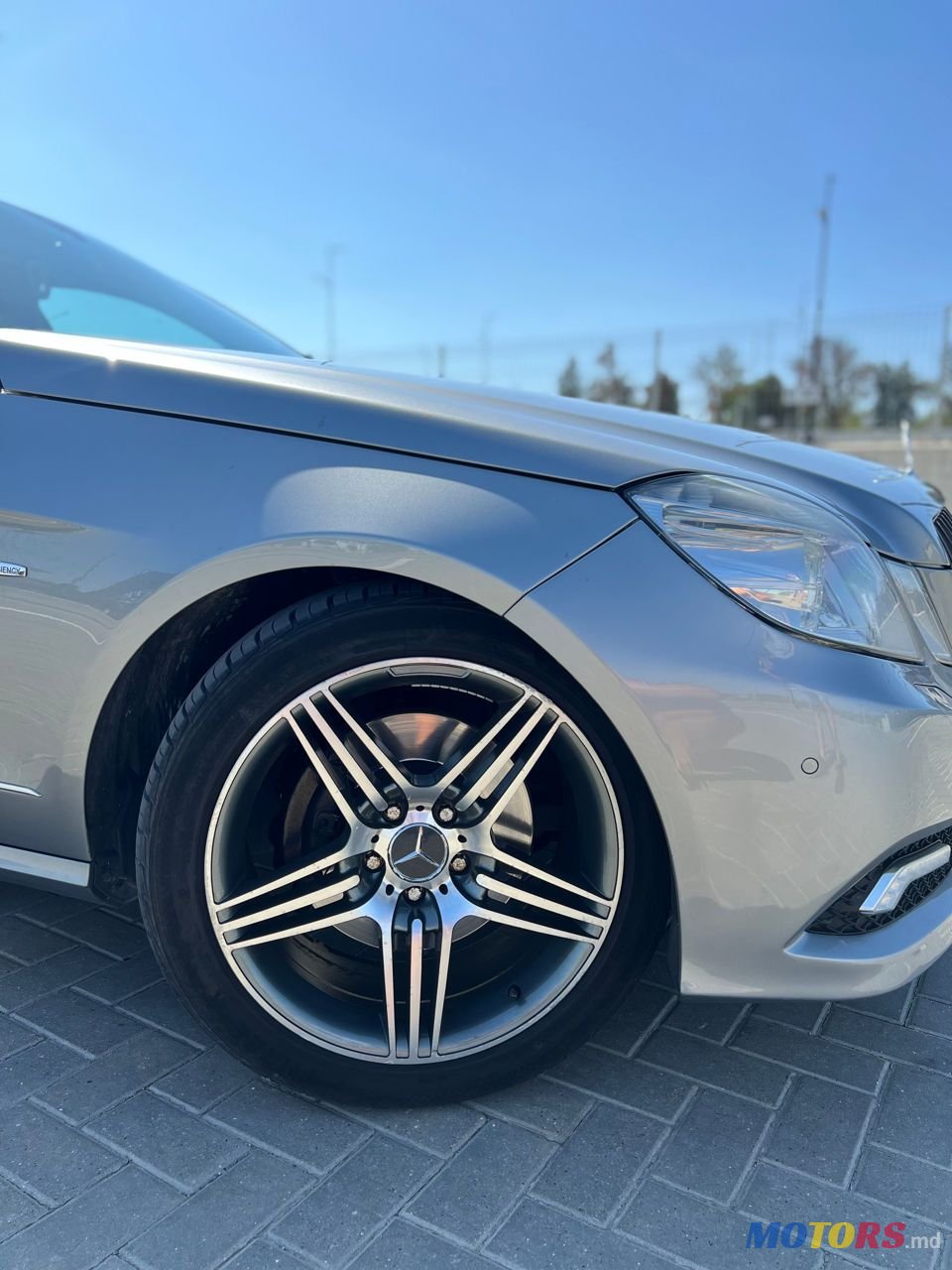 2009' Mercedes-Benz E-Class photo #3