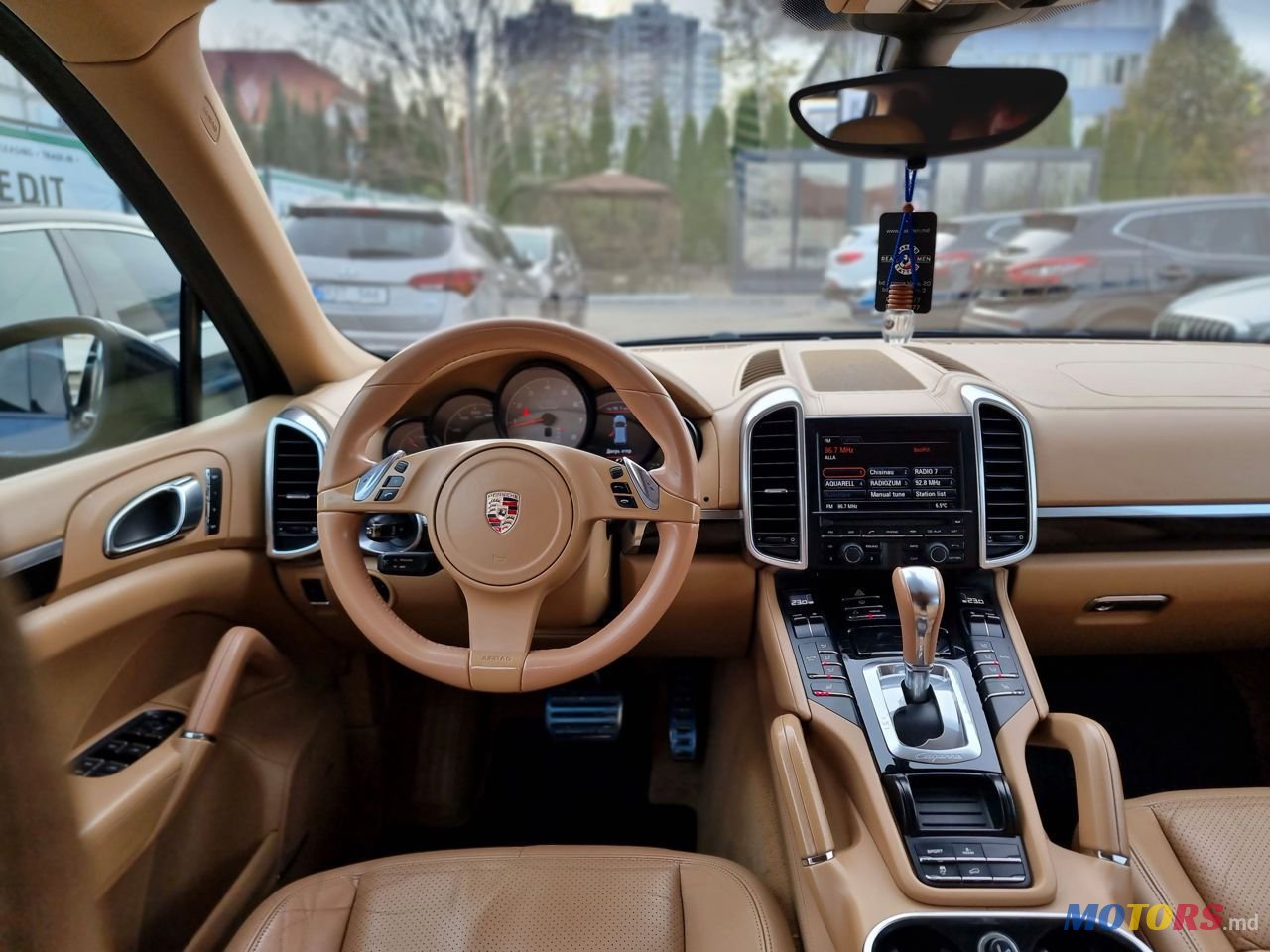 2010' Porsche Cayenne photo #6