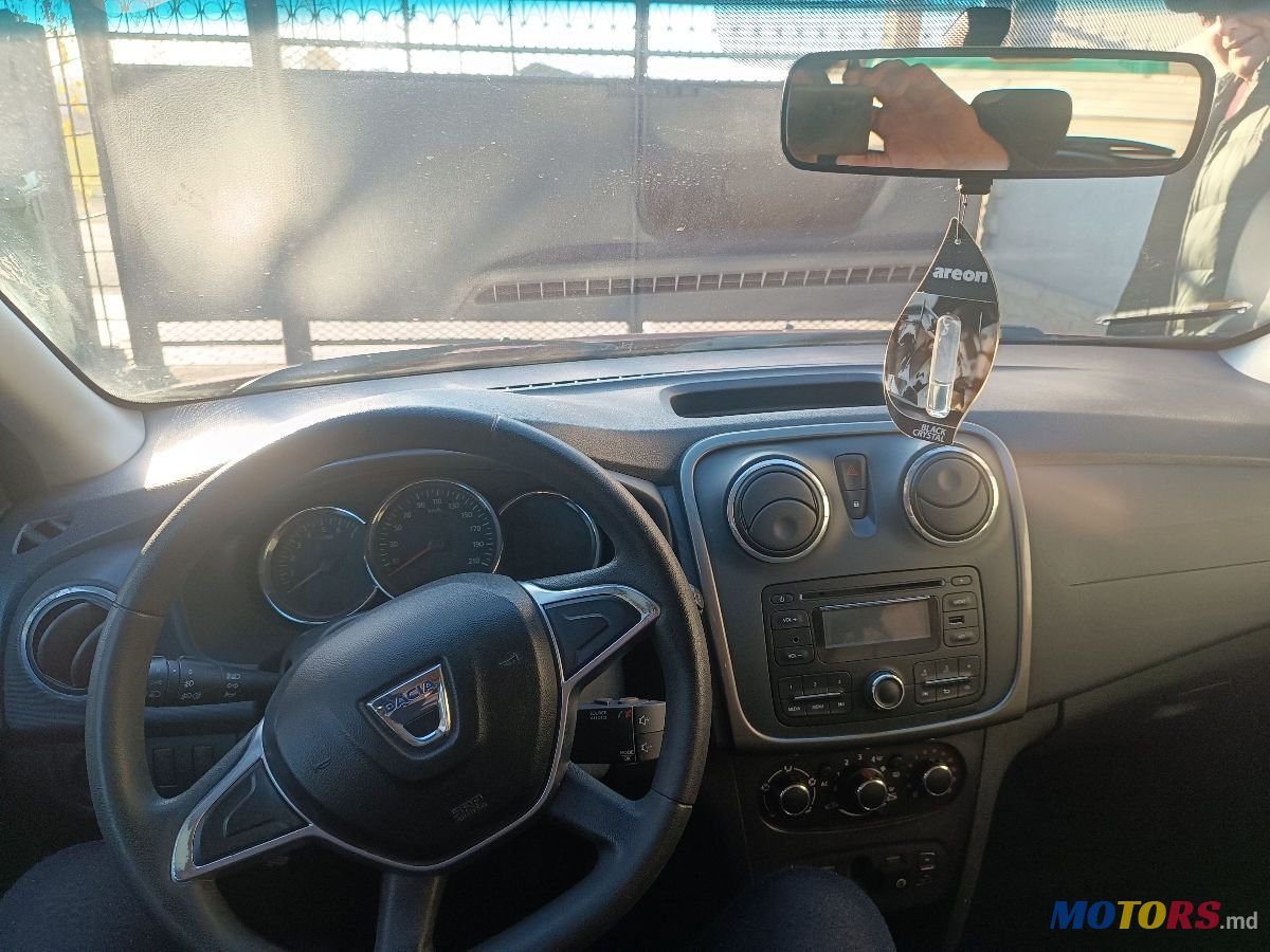 2014' Dacia Sandero photo #6