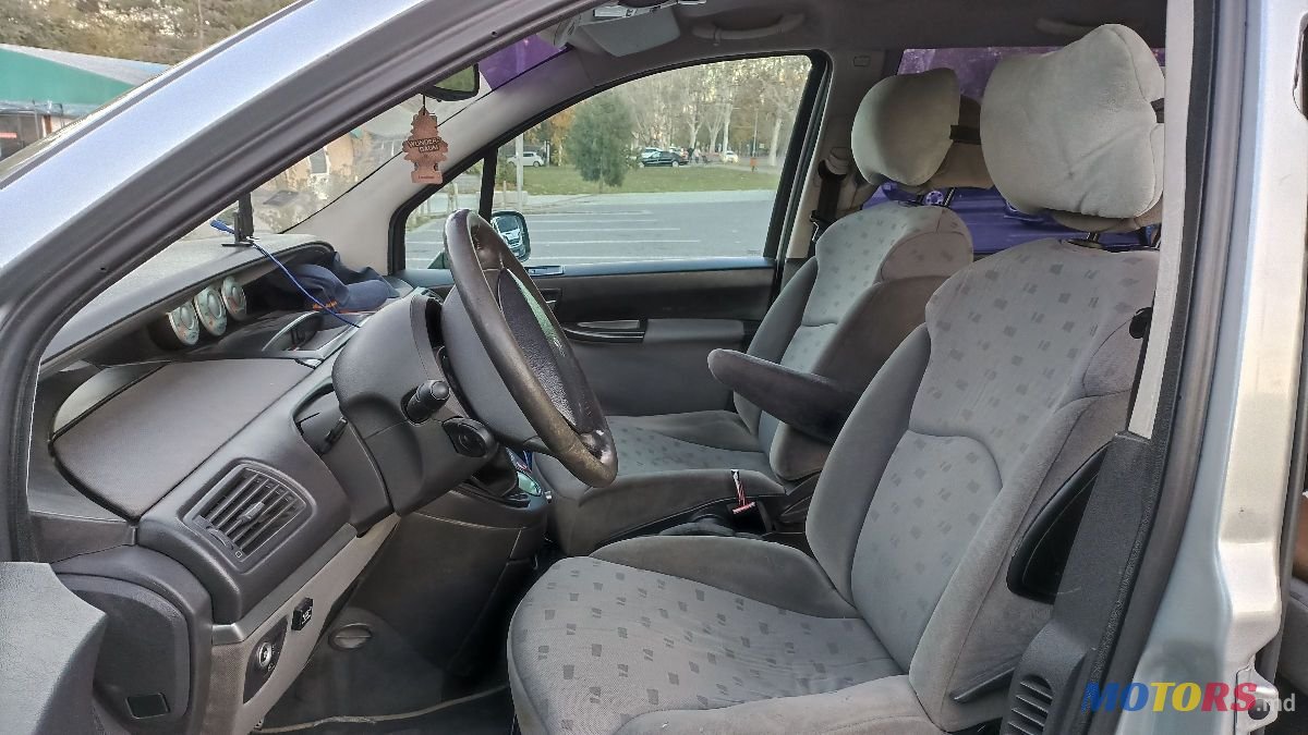 2004' Peugeot 807 photo #5