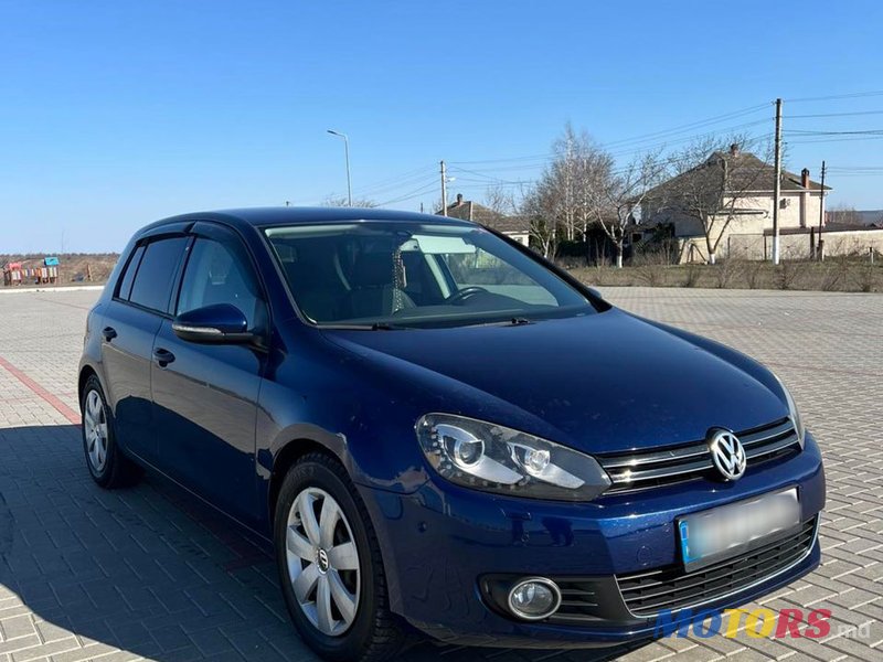 2011' Volkswagen Golf photo #1