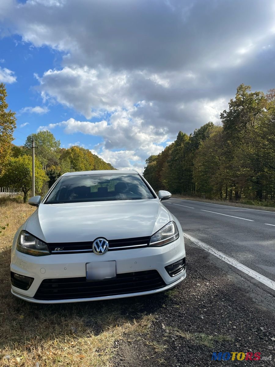 2013' Volkswagen Golf photo #3