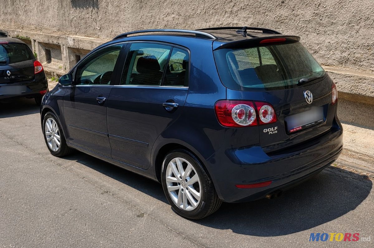2009' Volkswagen Golf Plus photo #3
