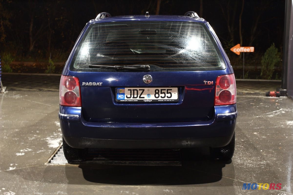 2001' Volkswagen Passat photo #4
