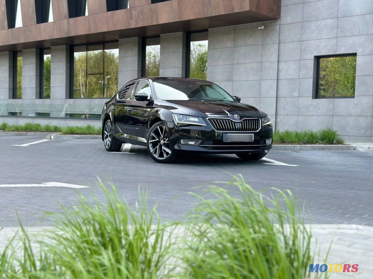 2016' Skoda Superb photo #5