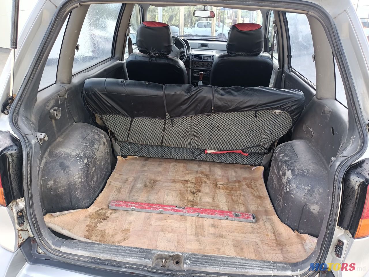 1993' Mitsubishi Space Runner photo #5