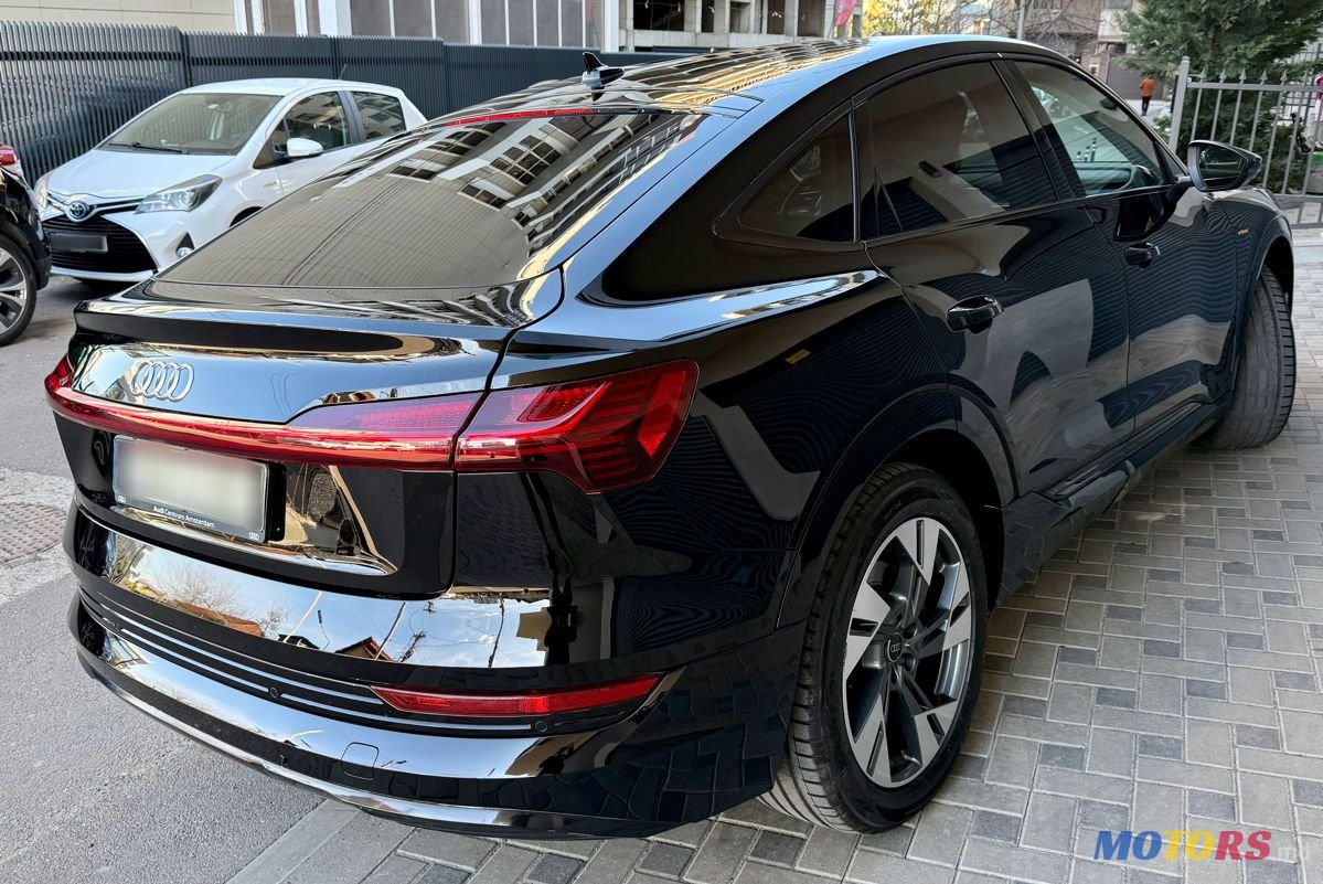 2020' Audi e-tron photo #3