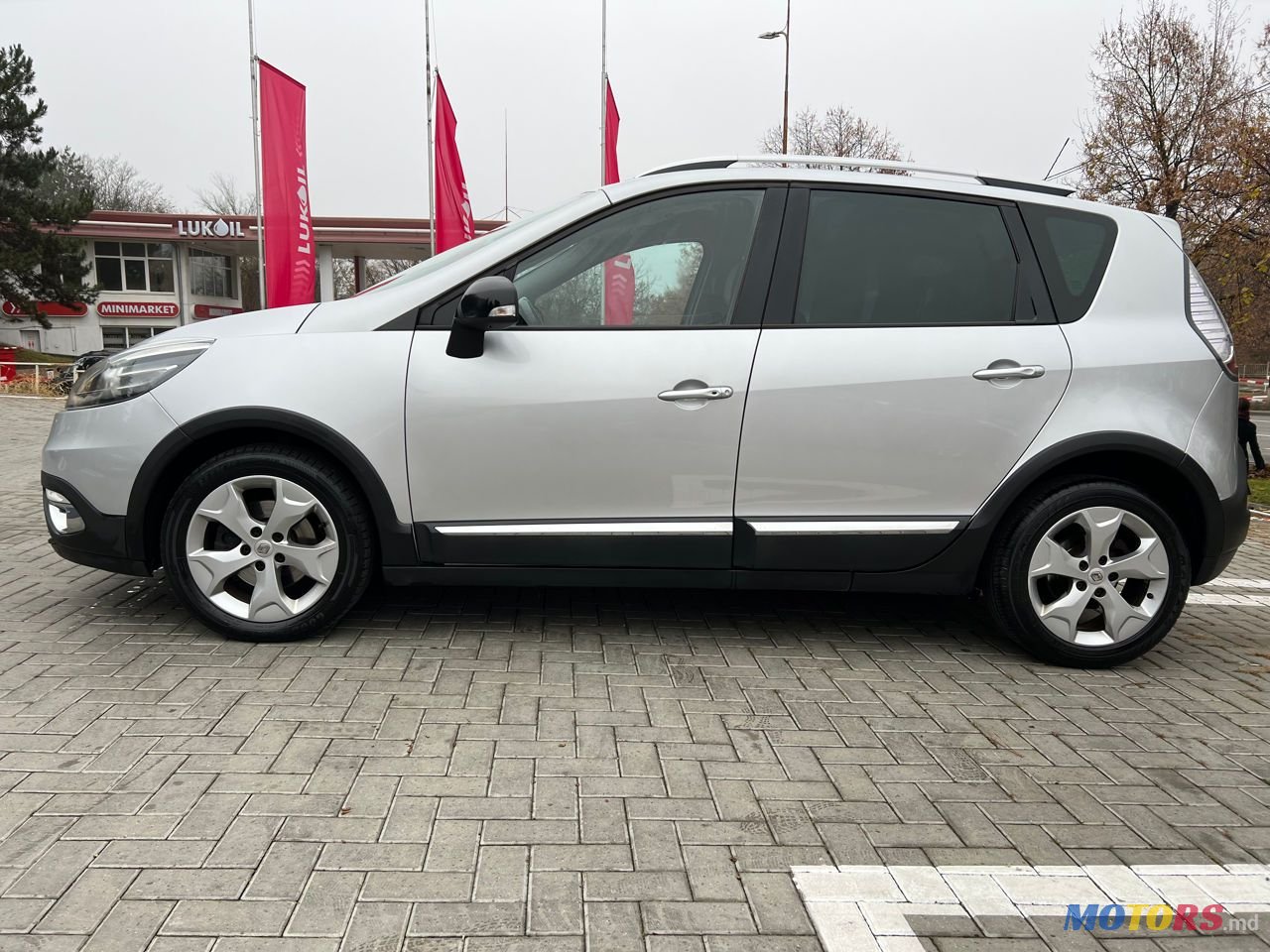 2014' Renault Scenic photo #2