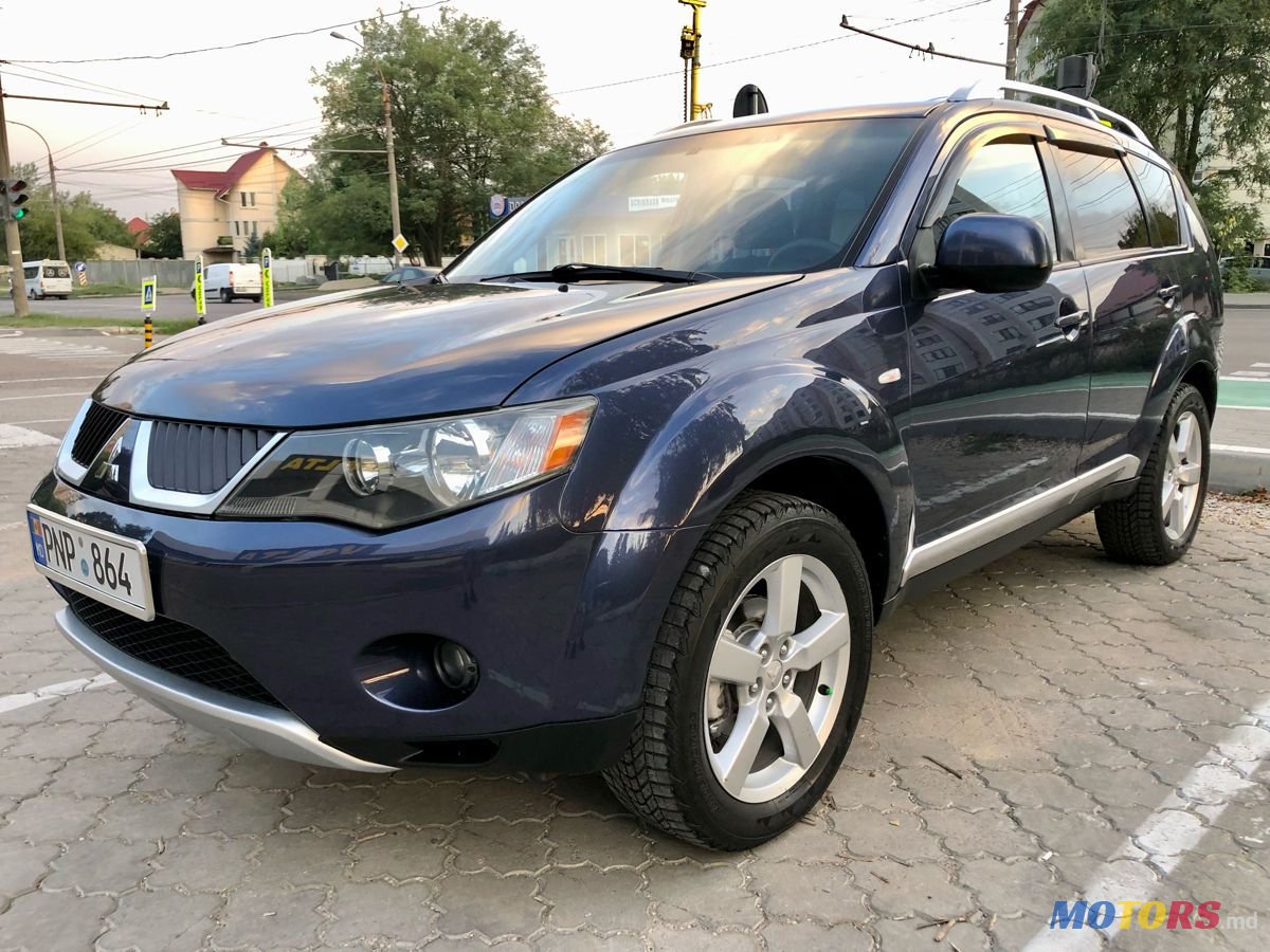 2007' Mitsubishi Outlander photo #1