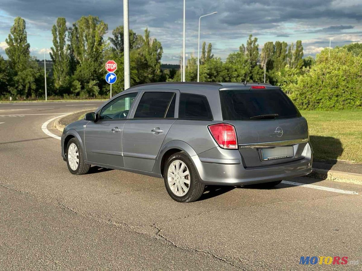 2005' Opel Astra photo #5