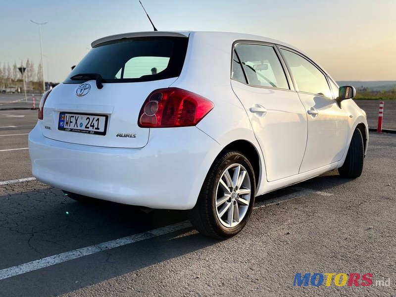 2009' Toyota Auris photo #1