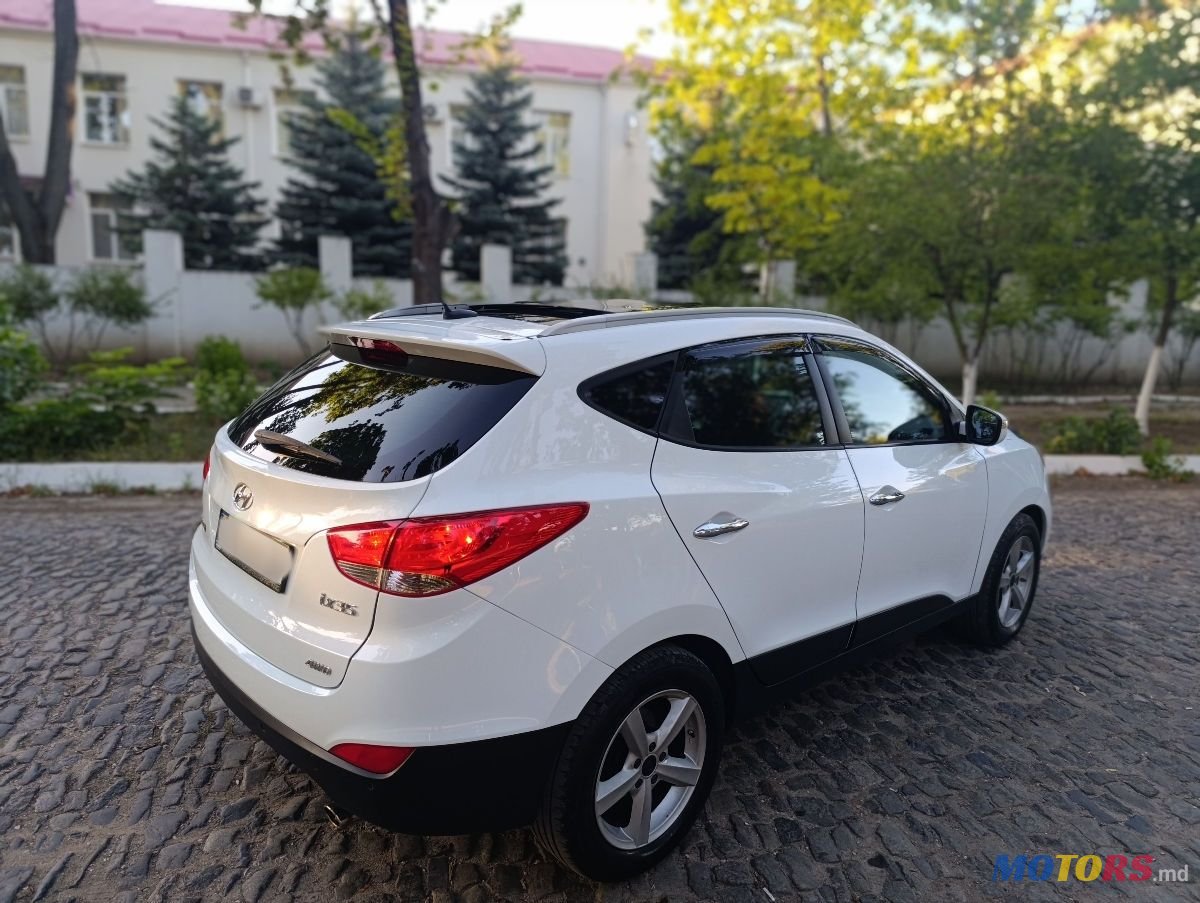 2012' Hyundai Tucson photo #4