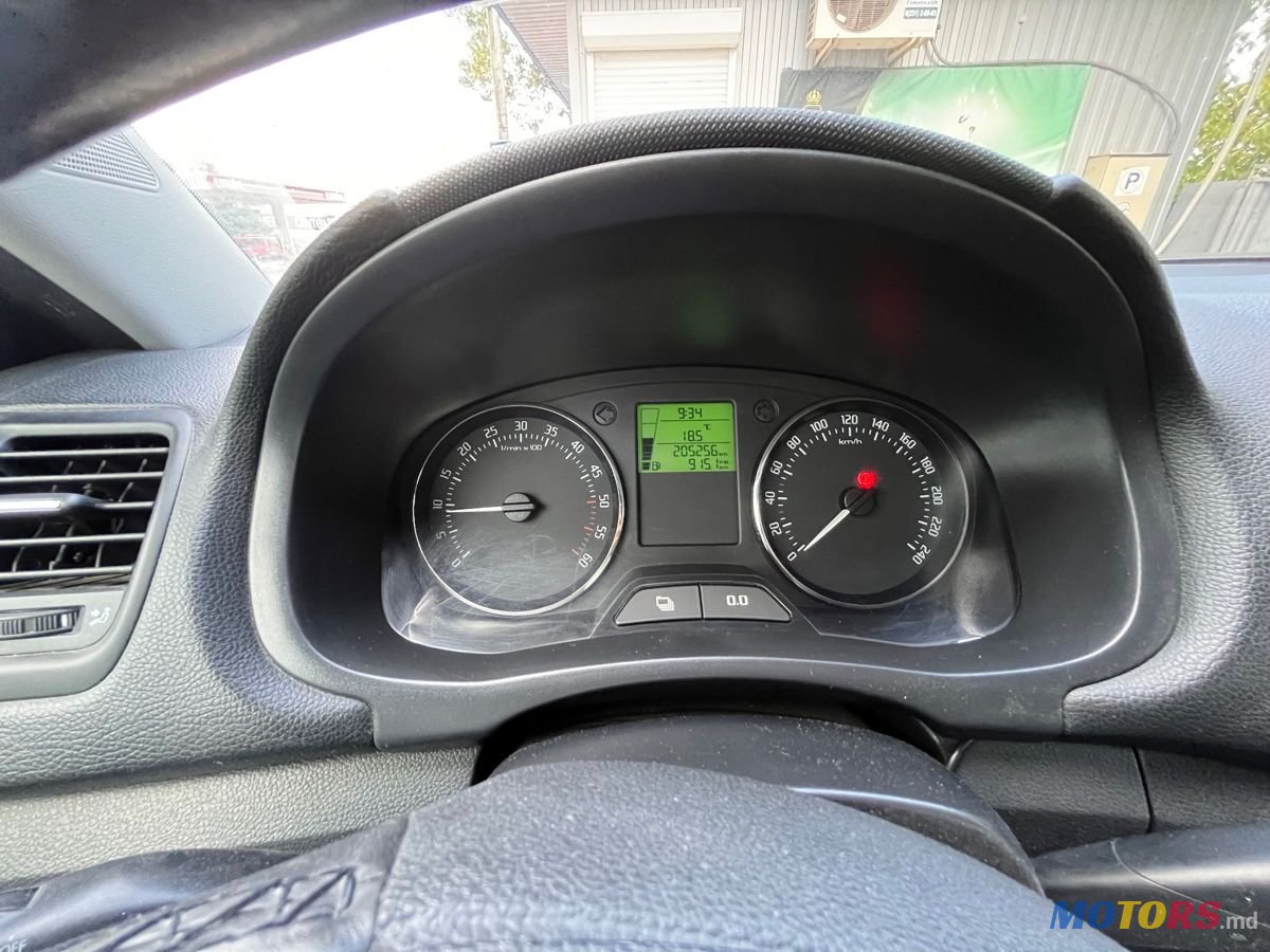 2012' Skoda Fabia photo #6