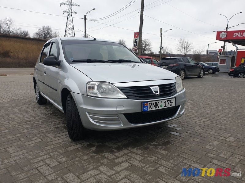 2009' Dacia Logan photo #3