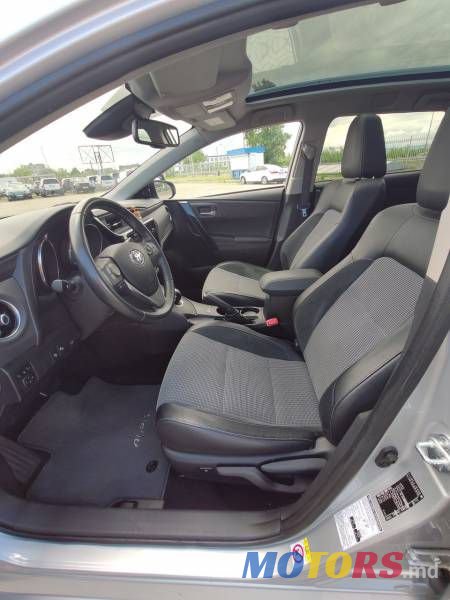 2015' Toyota Auris photo #6