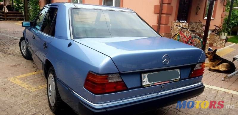 1991' Mercedes-Benz 124 photo #6