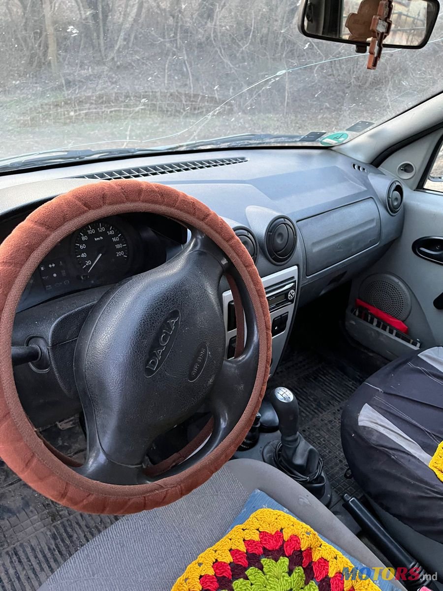 2008' Dacia Logan Mcv photo #3